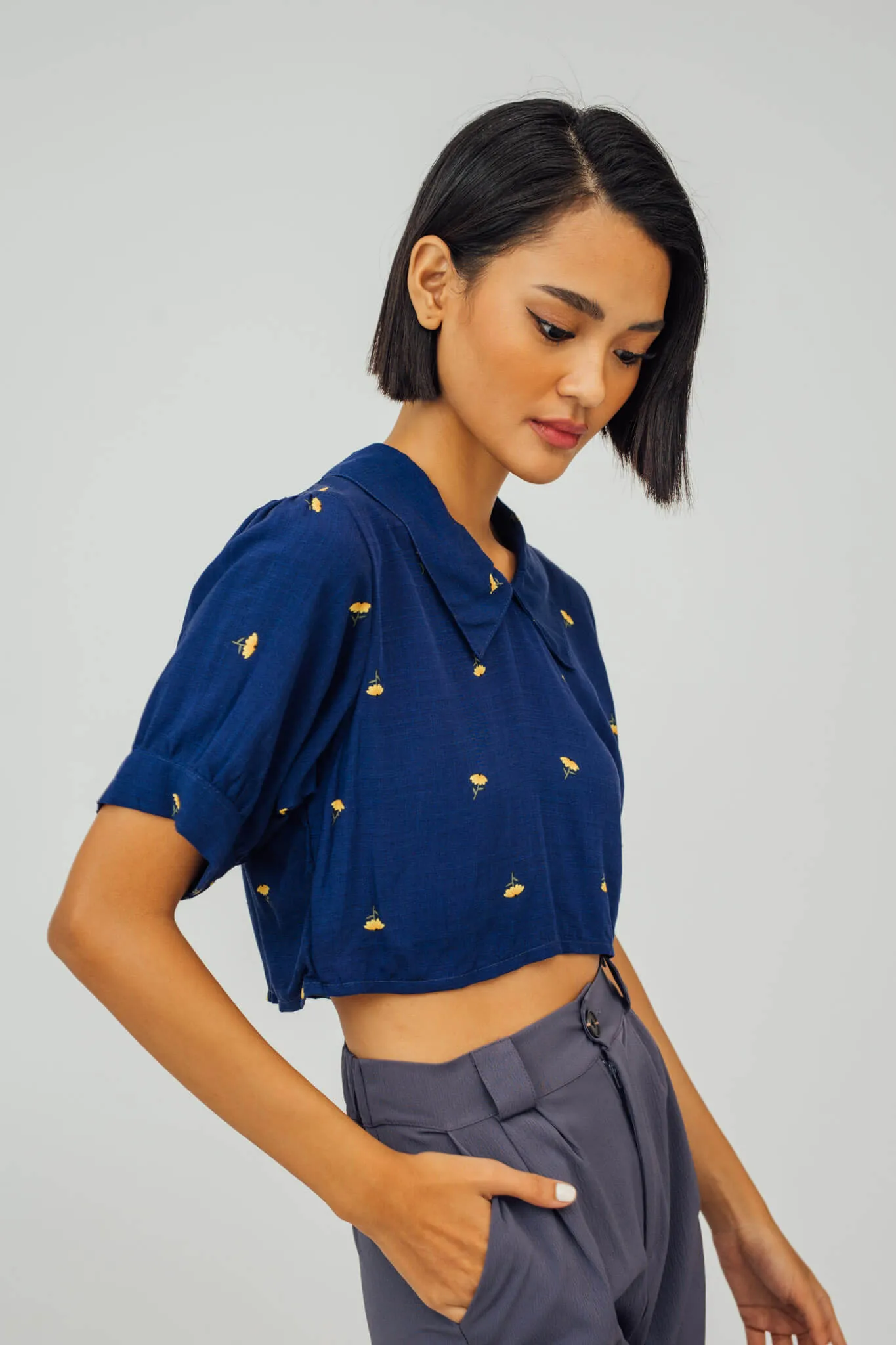 Say Collared Linen Top