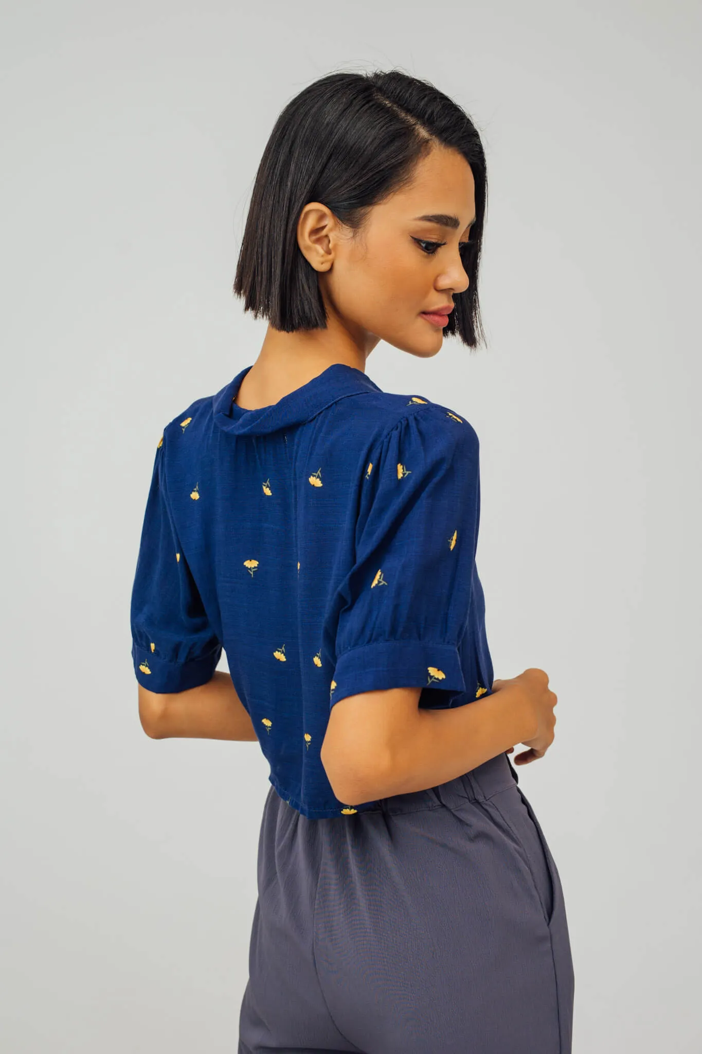 Say Collared Linen Top